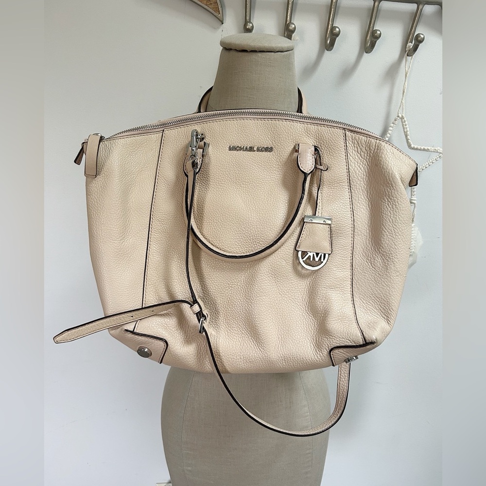 Michael Kors Large Satchel - Picture 2 of 6